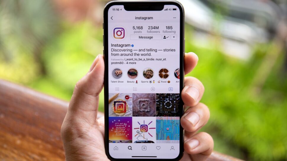 How to change privacy settings on Instagram